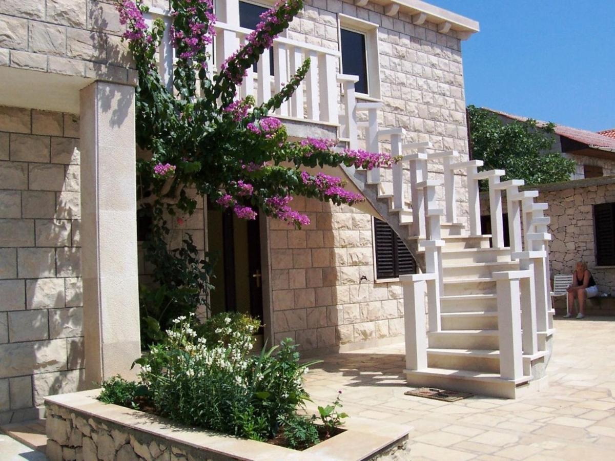 Apartments Villa Vanja Povlja  Εξωτερικό φωτογραφία