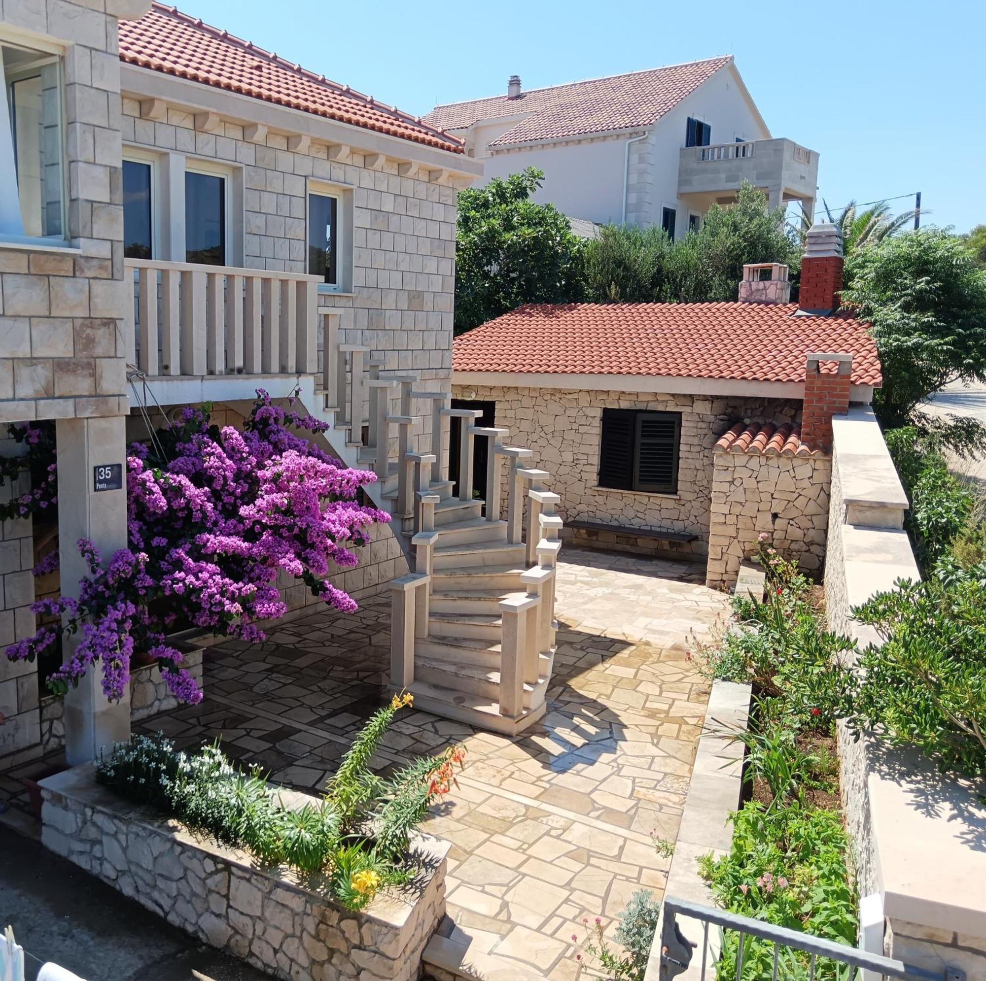 Apartments Villa Vanja Povlja  Εξωτερικό φωτογραφία