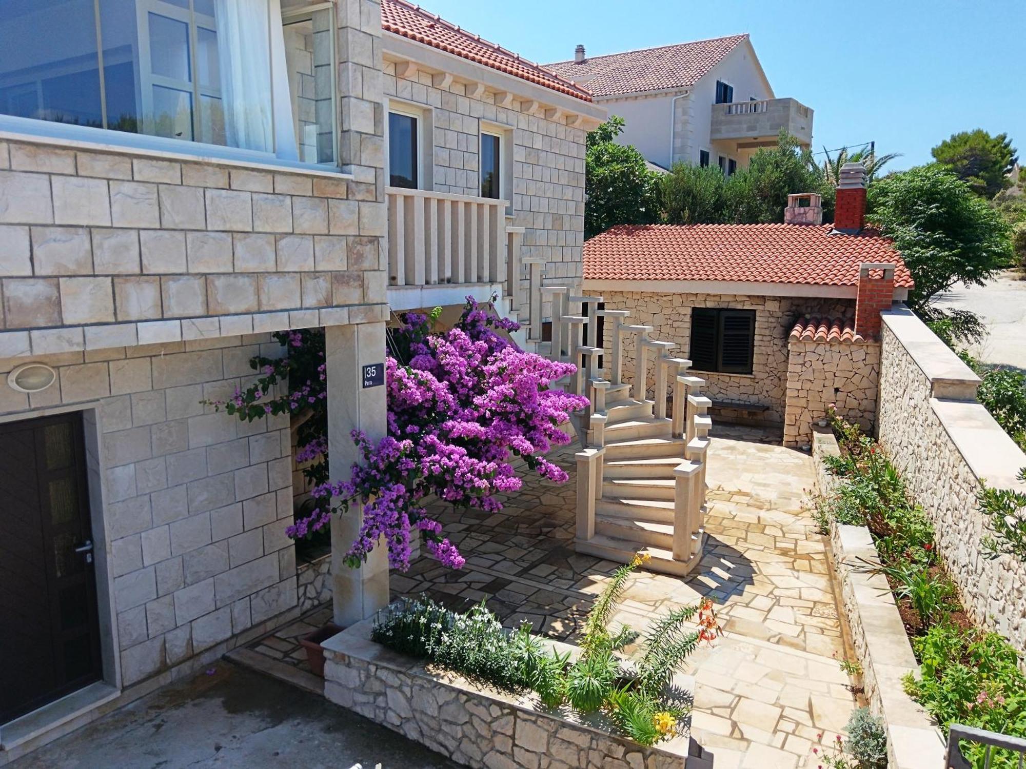 Apartments Villa Vanja Povlja  Εξωτερικό φωτογραφία